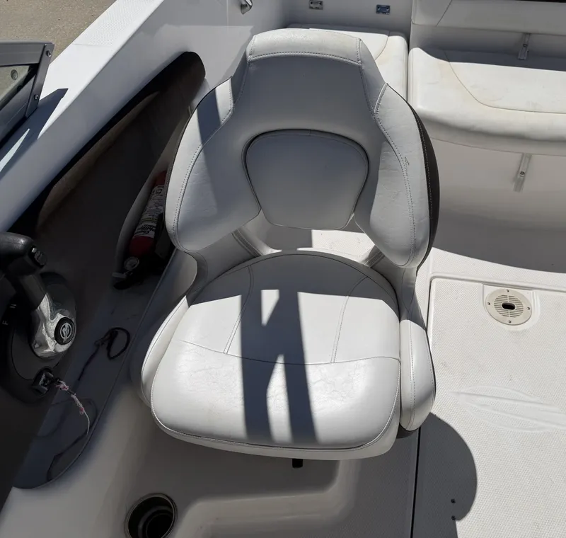 Slide: The Image of Chaparral 19 H2O Sport 2012 - 15