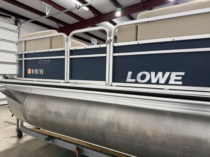 Slide: The Image of Lowe SS 210 2014 - 22