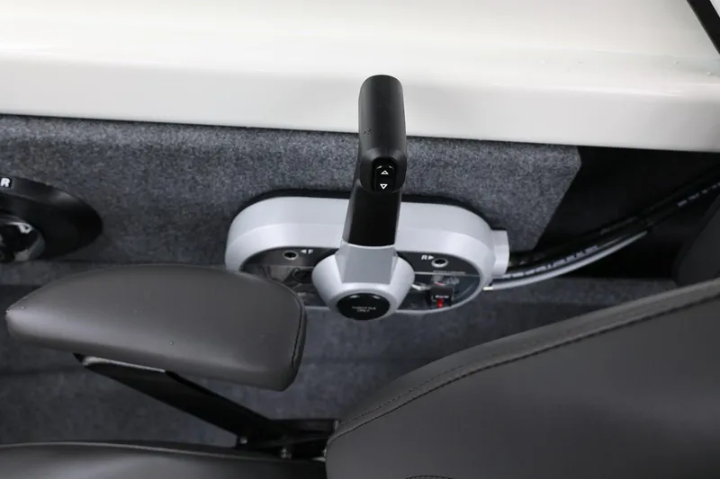Slide: The Image of Throttle control of 2026 Thunder Jet 200 Luxor boat, featuring ergonomic design and modern controls. - 36