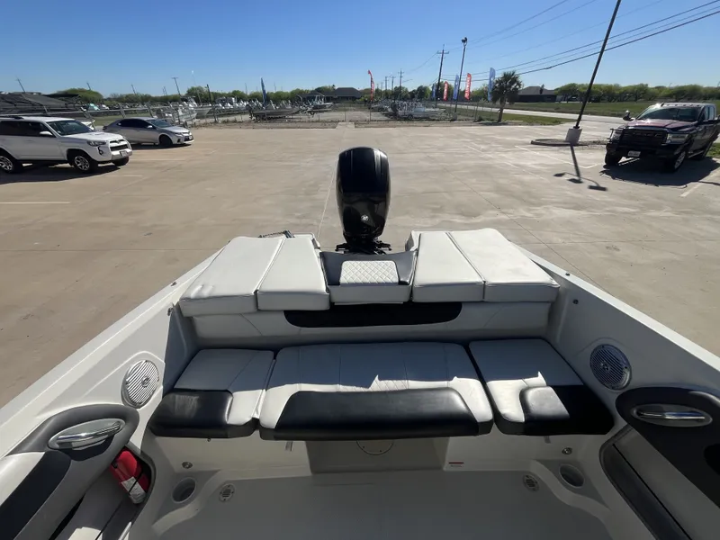 Slide: The Image of Tahoe 550 TS 2016 - 18