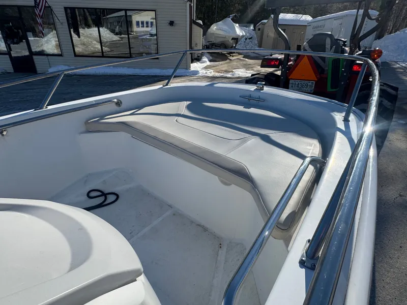 Slide: The Image of Boston Whaler 130 Super Sport 2020 - 13