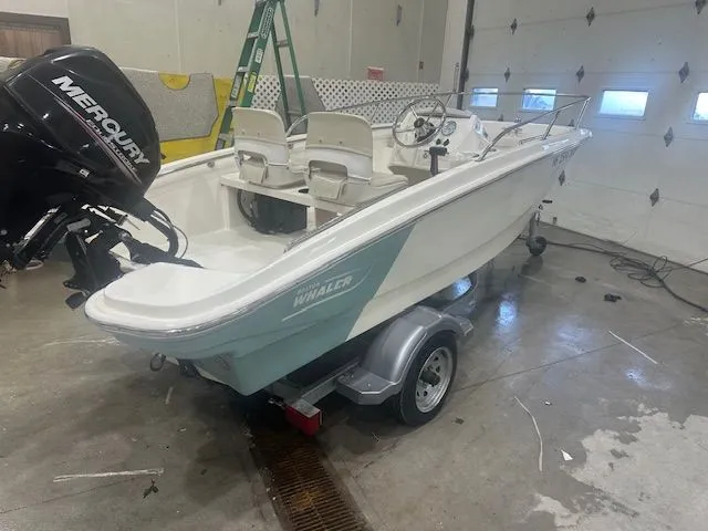 Slide: The Image of Boston Whaler 130 Super Sport 2020 - 14