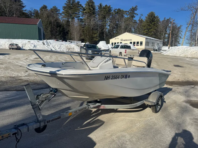 Slide: The Image of Boston Whaler 130 Super Sport 2020 - 3