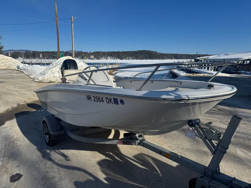 Slide: The Image of Boston Whaler 130 Super Sport 2020 - 4