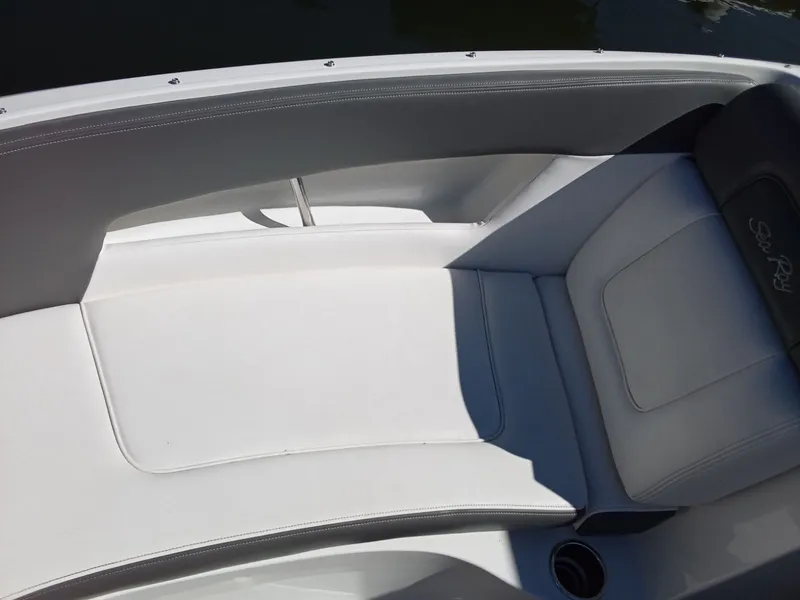 Slide: The Image of Sea Ray 240 Sundeck 2011 - 13