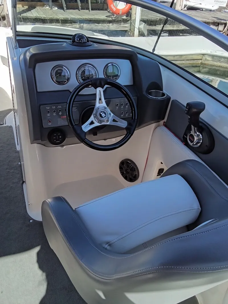 Slide: The Image of Sea Ray 240 Sundeck 2011 - 17