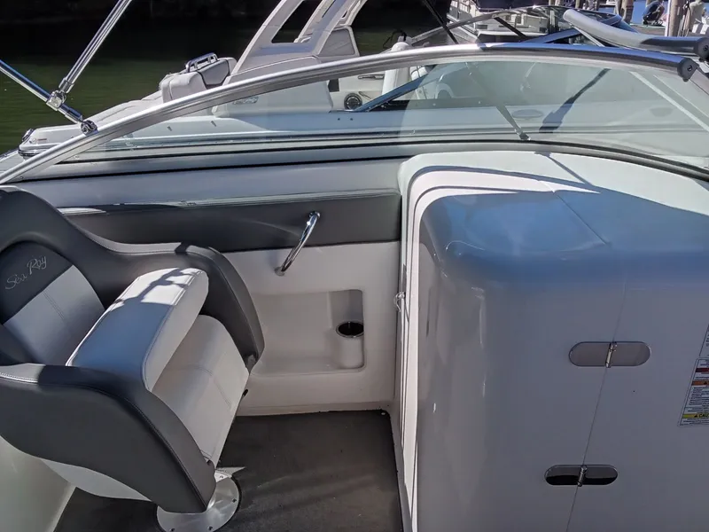 Slide: The Image of Sea Ray 240 Sundeck 2011 - 19