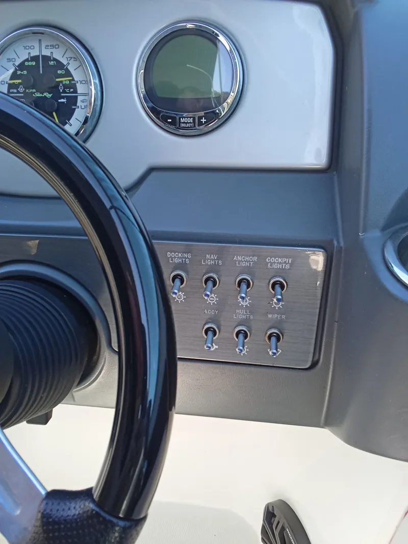 Slide: The Image of Sea Ray 240 Sundeck 2011 - 20