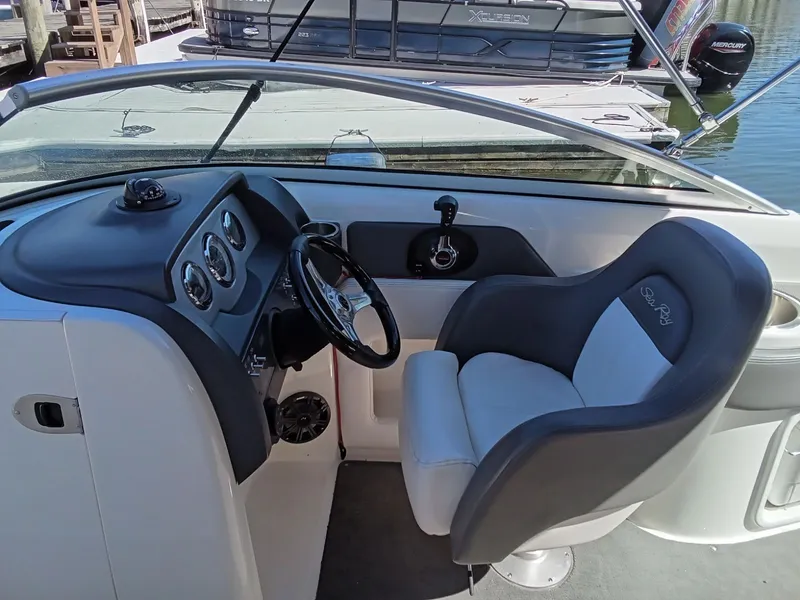 Slide: The Image of Sea Ray 240 Sundeck 2011 - 3