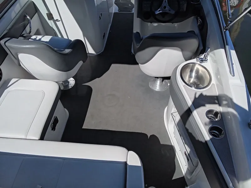 Slide: The Image of Sea Ray 240 Sundeck 2011 - 5