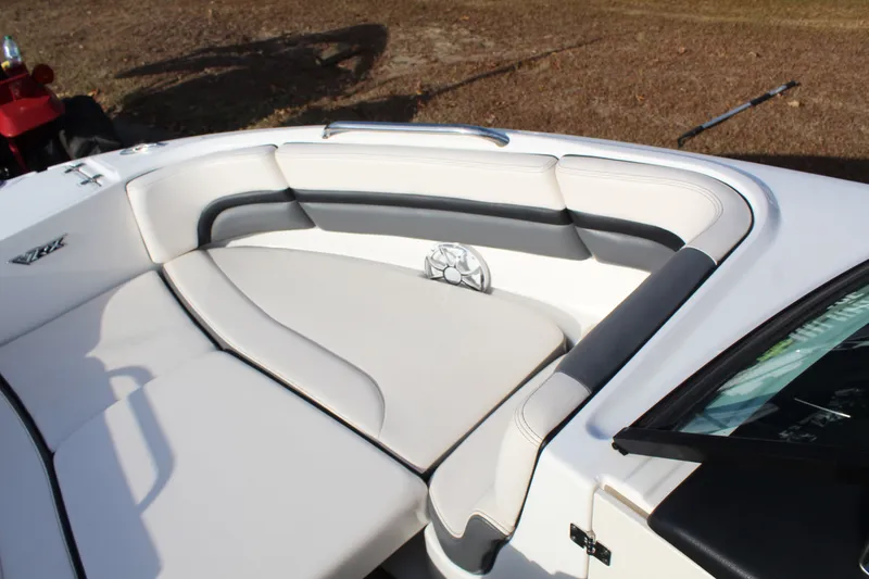 Slide: The Image of Chaparral VRX223 Vortex 2018 - 17