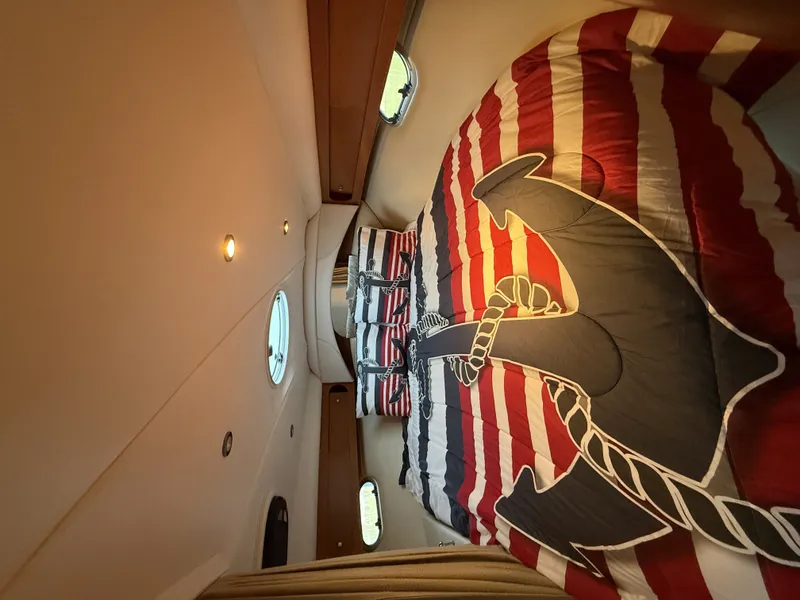 Slide: The Image of Four Winns 378 Vista 2003 - 18