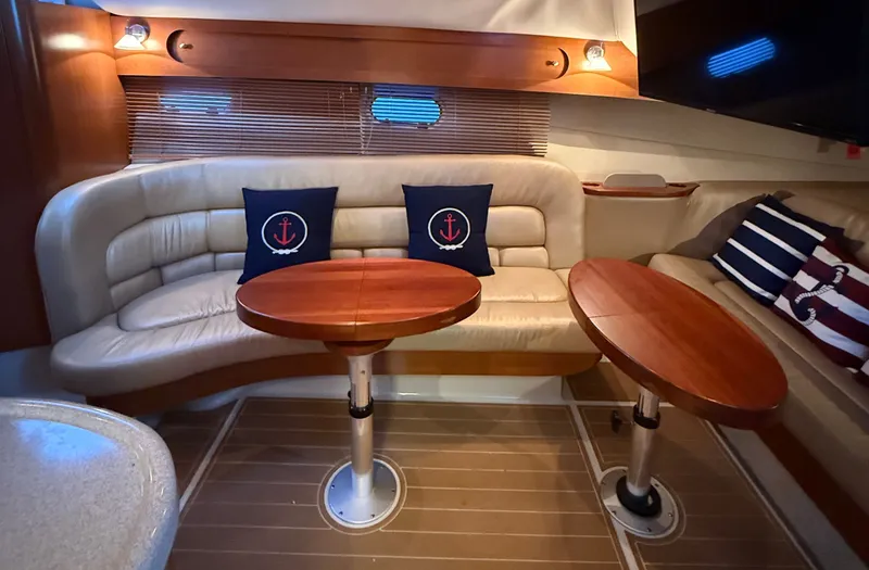 Slide: The Image of Four Winns 378 Vista 2003 - 23