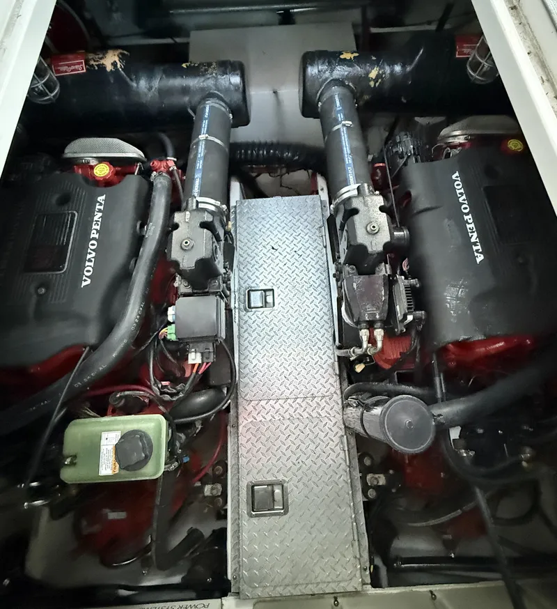 Slide: The Image of Four Winns 378 Vista 2003 - 27