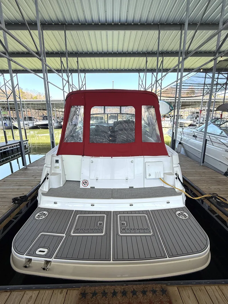 Slide: The Image of Four Winns 378 Vista 2003 - 3