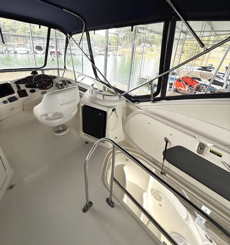 Slide: The Image of Meridian 391 Sedan 2008 - 13