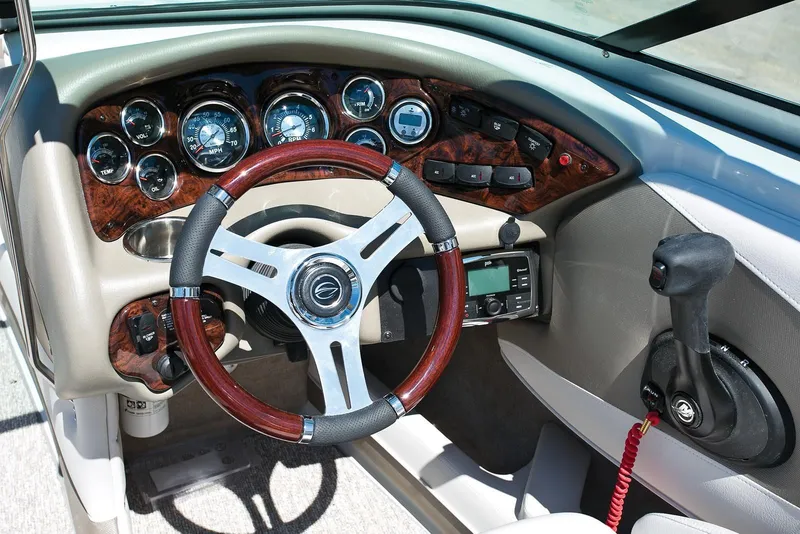 Slide: The Image of Crownline Boats 21 SS 2016 - 3