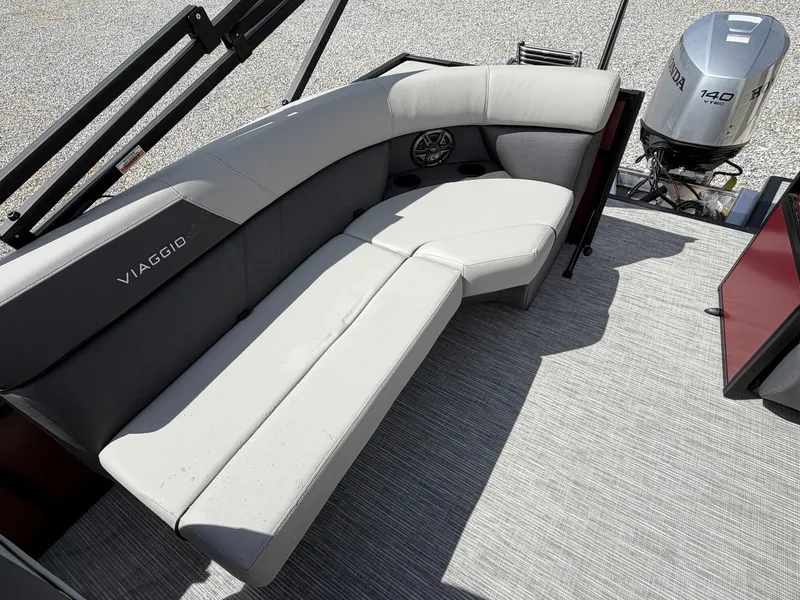 Slide: The Image of Viaggio Lago V-U 20 2026 - 8