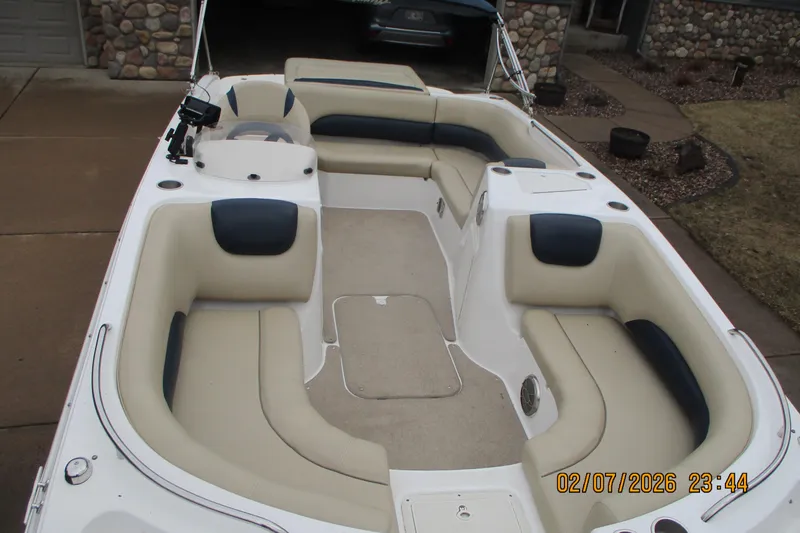 Slide: The Image of 2016 Hurricane FunDeck GS 188 IO boat with spacious seating and modern design. - 7