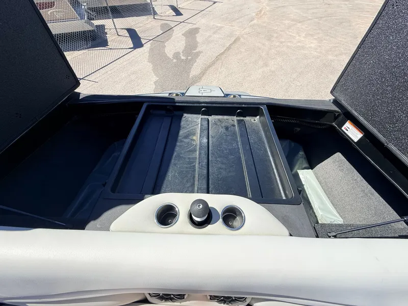 Slide: The Image of Axis A24 2017 - 10