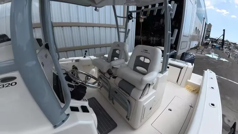 Slide: The Image of Cobia 320CC 2019 - 12