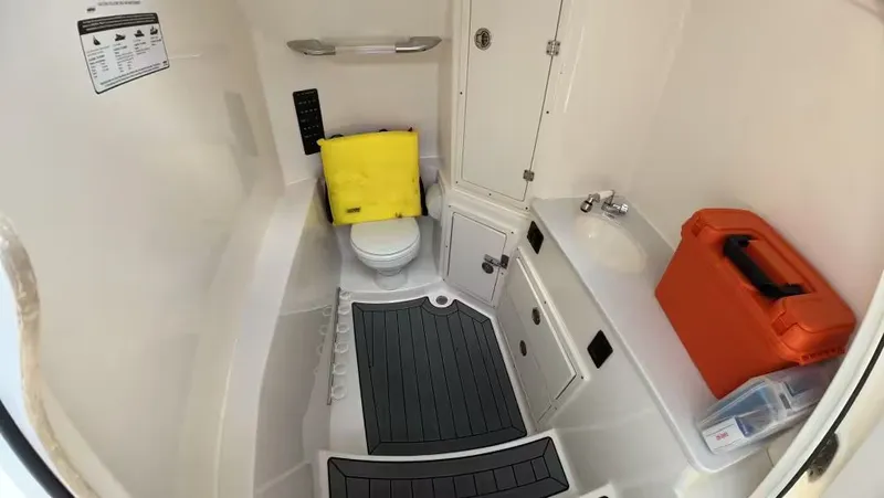 Slide: The Image of Cobia 320CC 2019 - 15