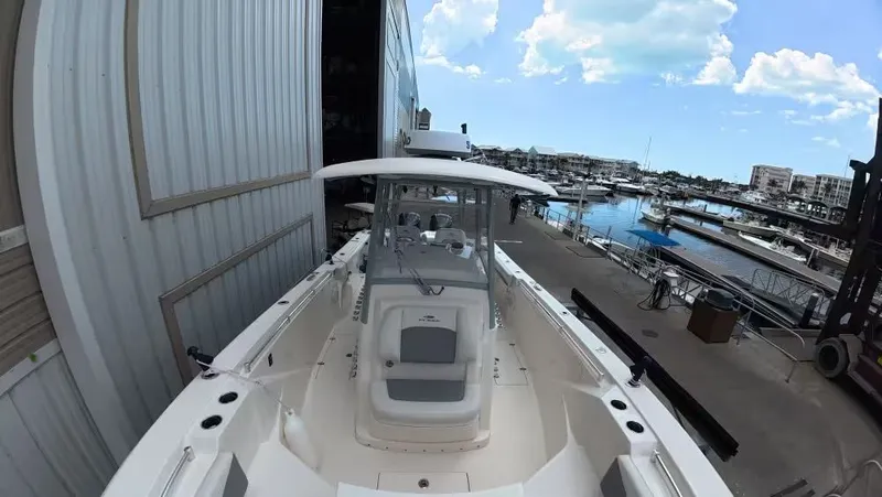 Slide: The Image of Cobia 320CC 2019 - 19