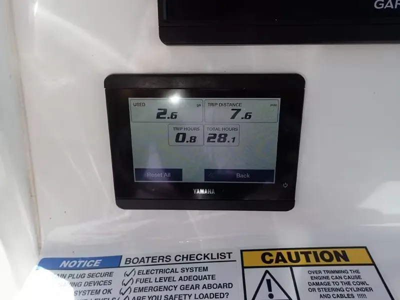 Slide: The Image of NauticStar 242L Offshore 2024 - 12