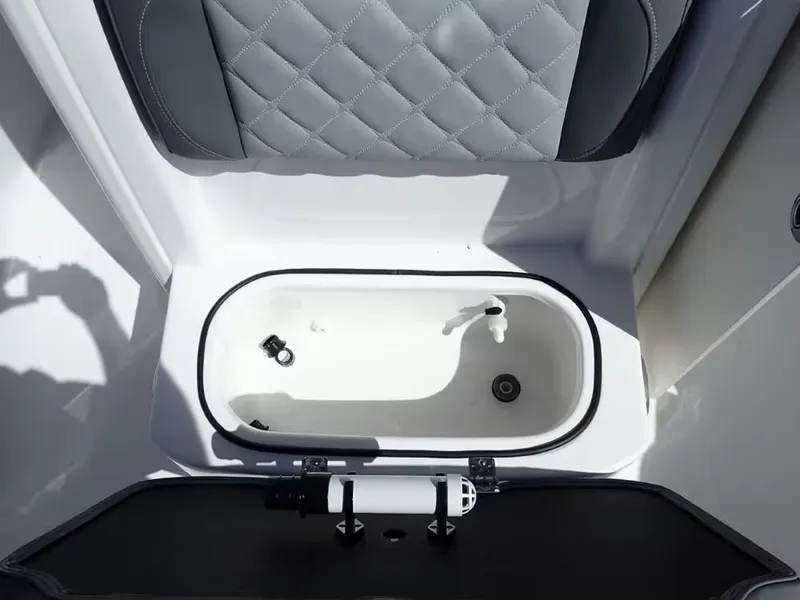 Slide: The Image of NauticStar 242L Offshore 2024 - 15