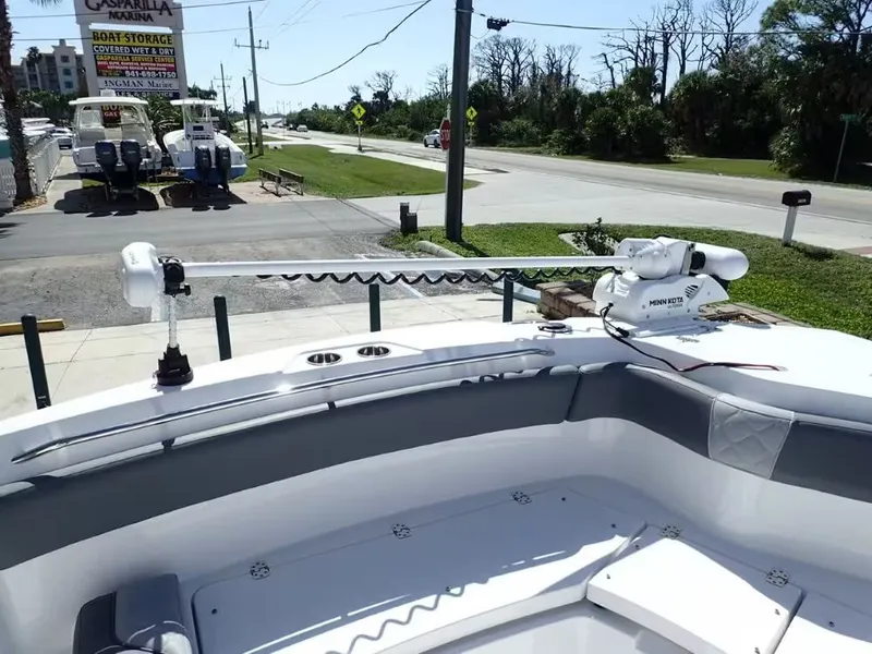 Slide: The Image of NauticStar 242L Offshore 2024 - 16