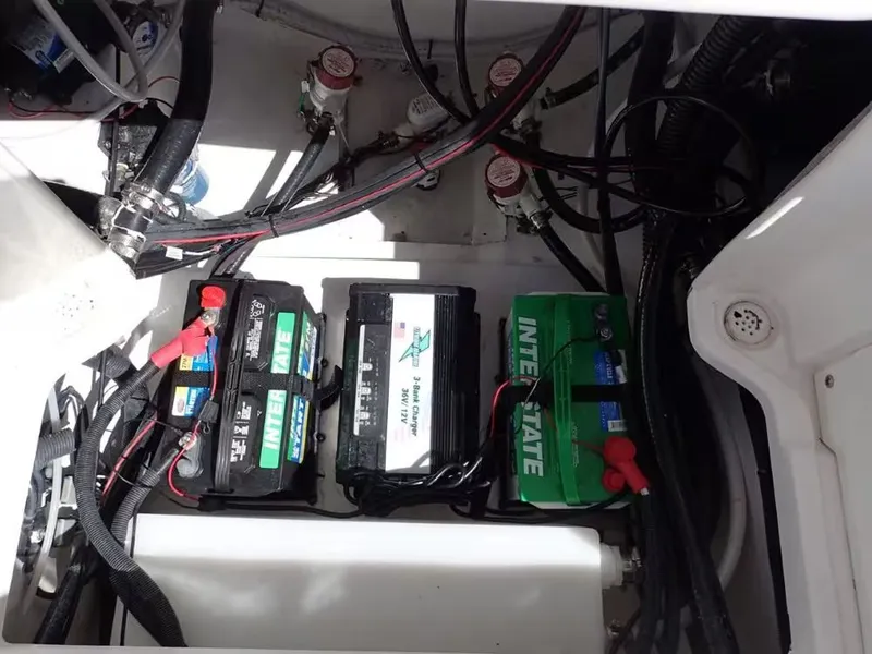 Slide: The Image of NauticStar 242L Offshore 2024 - 23