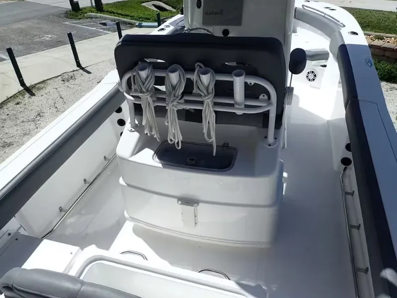 Slide: The Image of NauticStar 242L Offshore 2024 - 8