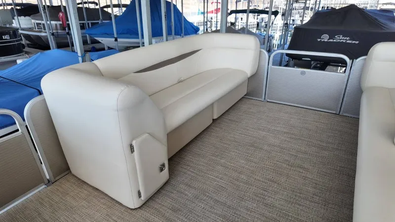 Slide: The Image of Godfrey Sweetwater 2286 2017 - 15