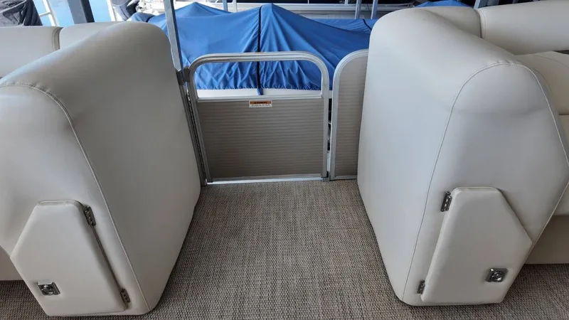 Slide: The Image of Godfrey Sweetwater 2286 2017 - 23