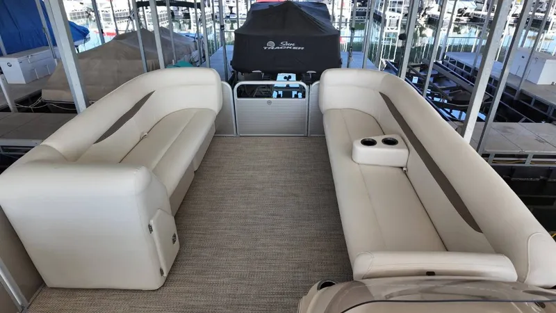 Slide: The Image of Godfrey Sweetwater 2286 2017 - 24