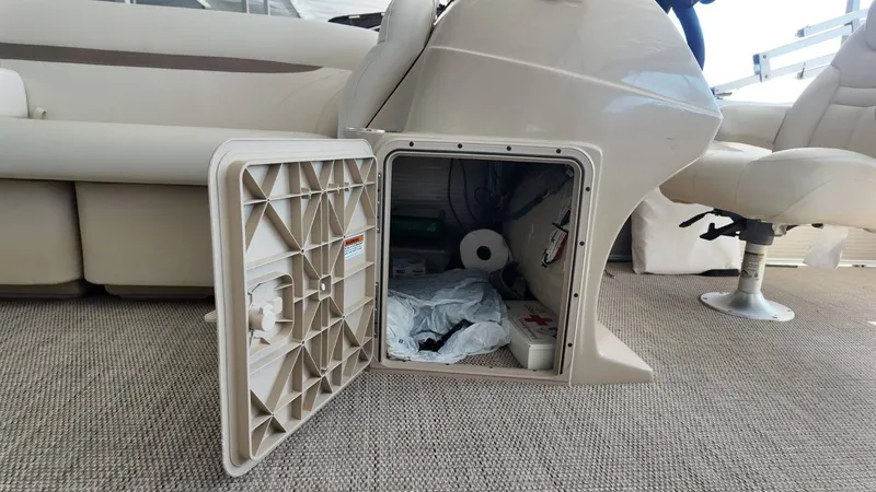 Slide: The Image of Godfrey Sweetwater 2286 2017 - 28