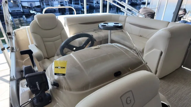 Slide: The Image of Godfrey Sweetwater 2286SB 2017 - 26