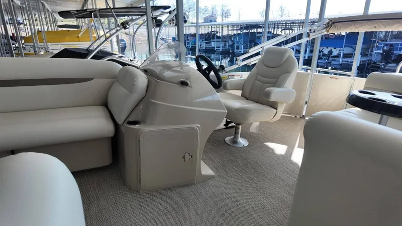 Slide: The Image of Godfrey Sweetwater 2286SB 2017 - 27