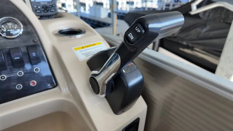 Slide: The Image of Godfrey Sweetwater 2286SB 2017 - 39