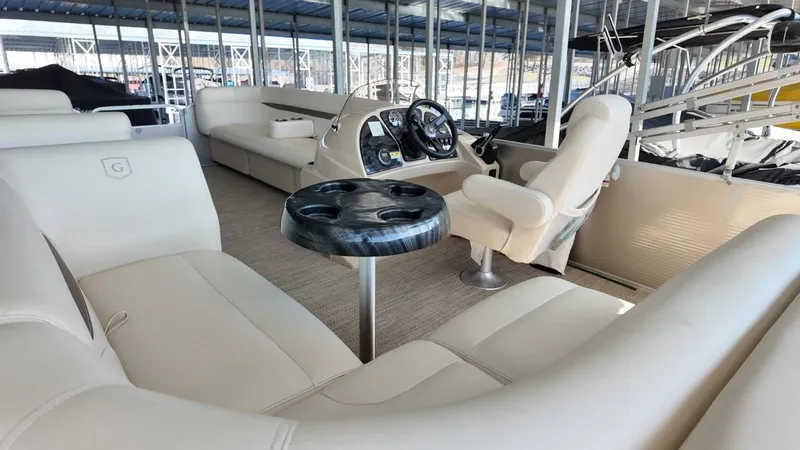 Slide: The Image of Godfrey Sweetwater 2286SB 2017 - 51