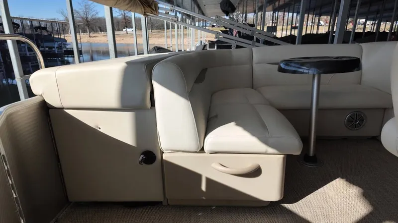 Slide: The Image of Godfrey Sweetwater 2286SB 2017 - 56