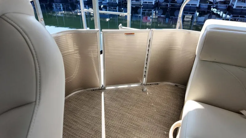 Slide: The Image of Godfrey Sweetwater 2286SB 2017 - 58