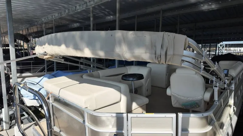 Slide: The Image of Godfrey Sweetwater 2286SB 2017 - 69