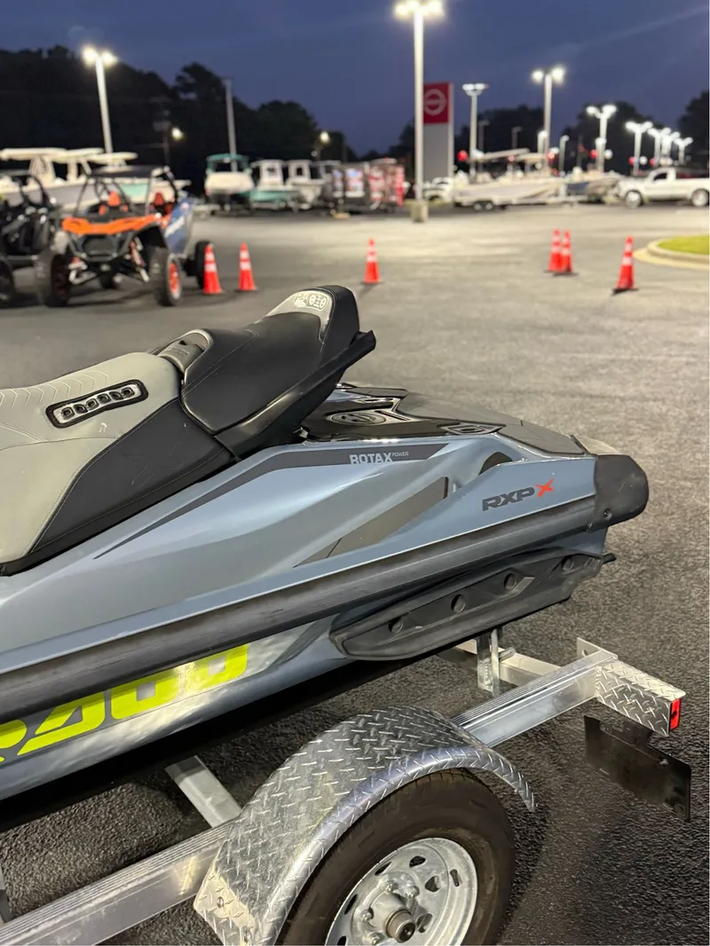 Slide: The Image of Sea-Doo RXTX 325 2024 - 3