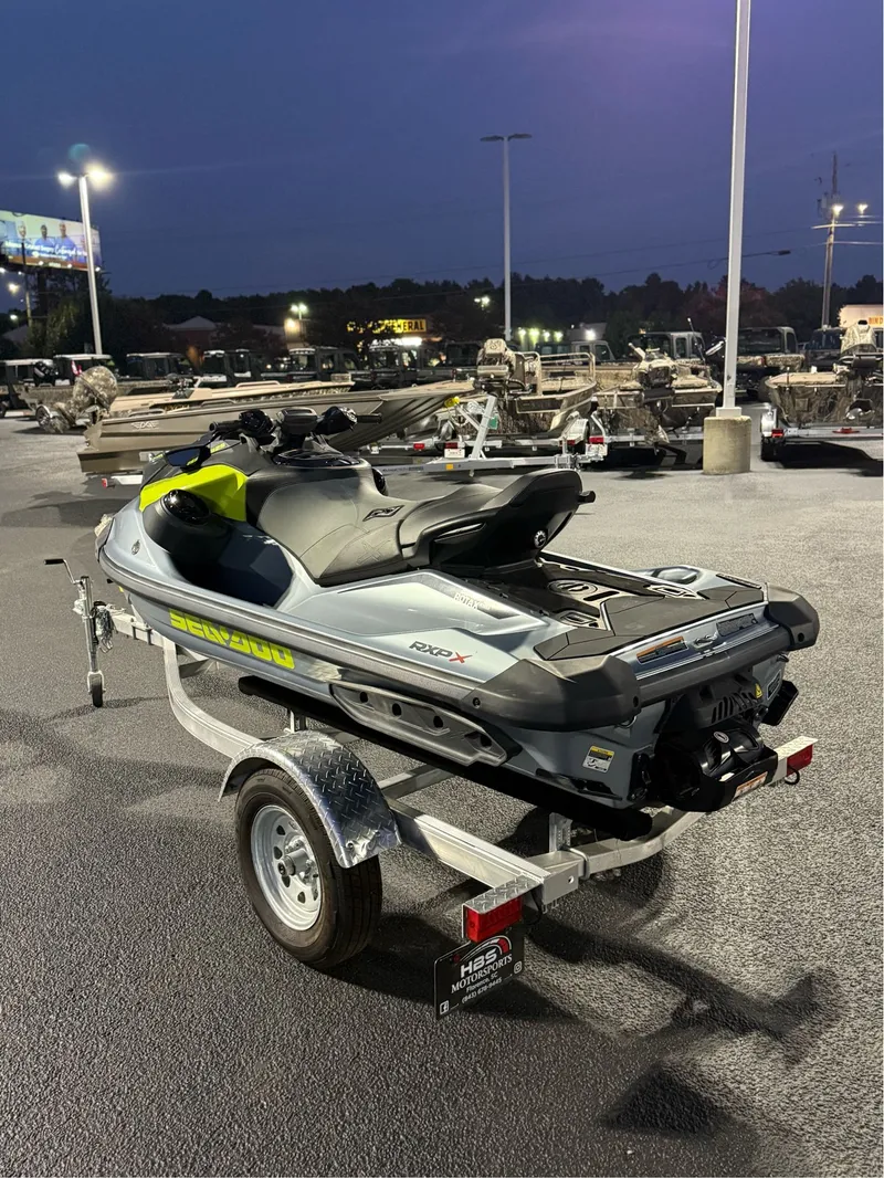 Slide: The Image of Sea-Doo RXTX 325 2024 - 6