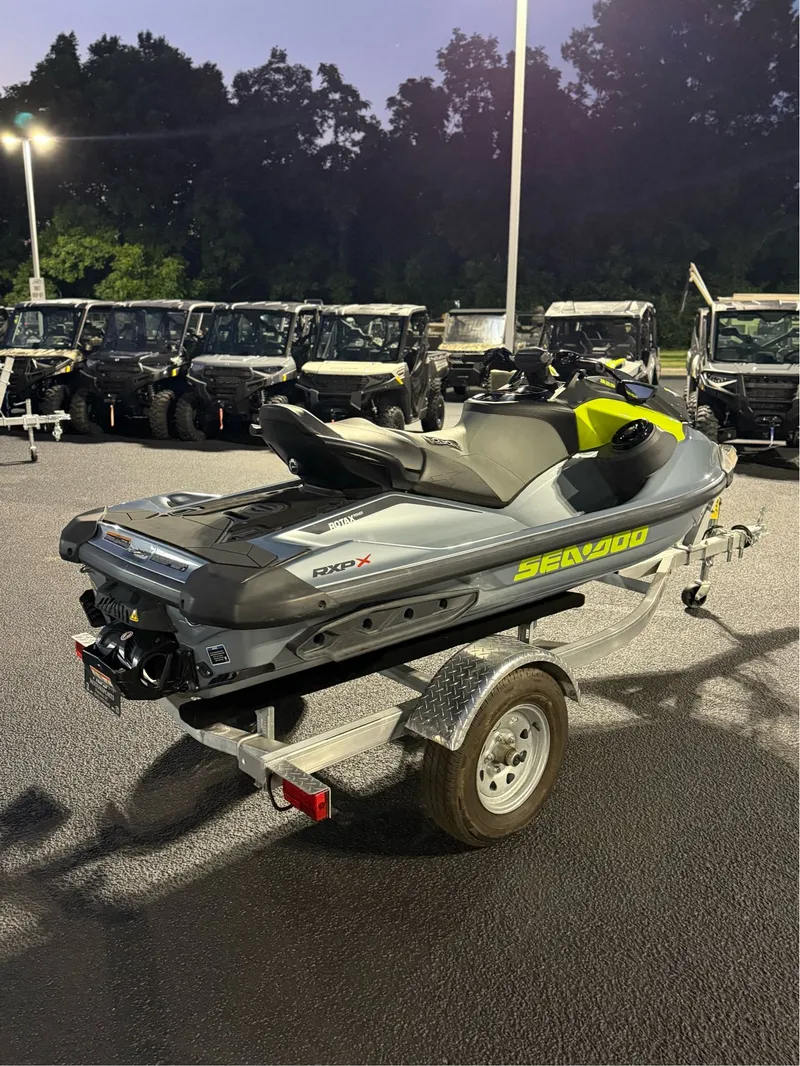 Slide: The Image of Sea-Doo RXTX 325 2024 - 7