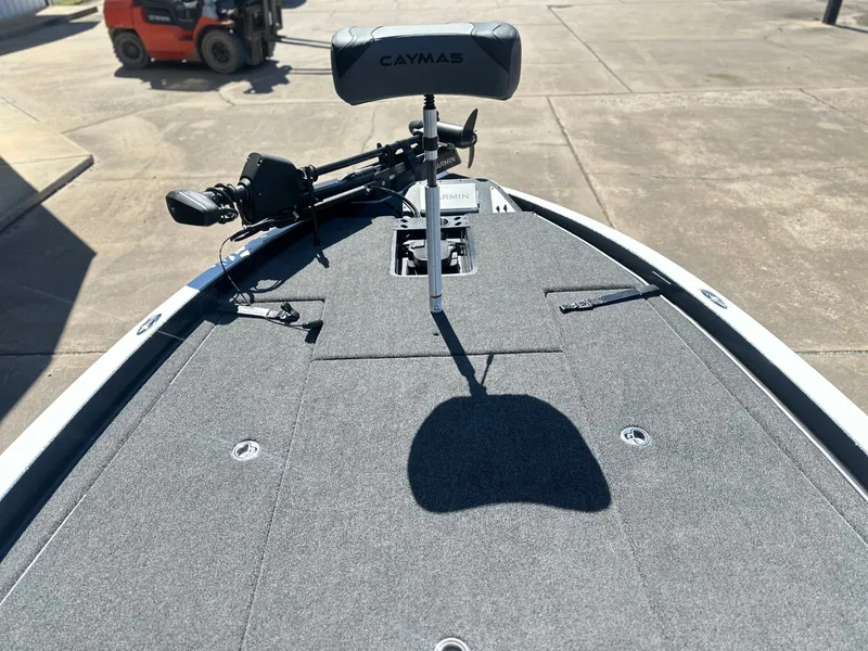 Slide: The Image of 2027 Caymas CX 201 PRO boat with Garmin equipment on deck. - 10