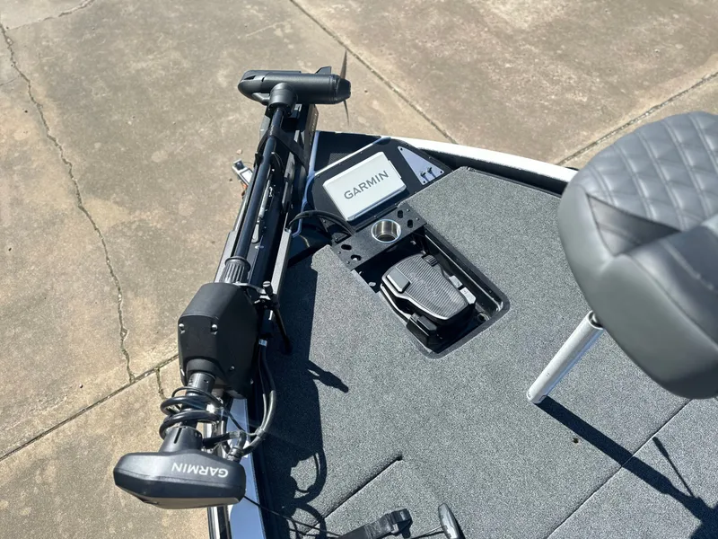 Slide: The Image of Caymas CX 201 PRO 2027 with Garmin equipment on deck. - 11