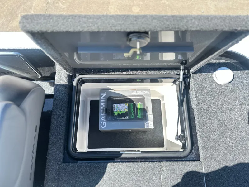 Slide: The Image of Garmin device in Caymas CX 201 PRO boat, year 2027. - 21