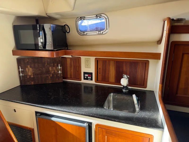 Slide: The Image of Little Harbor Whisper Jet 34 2000 - 14